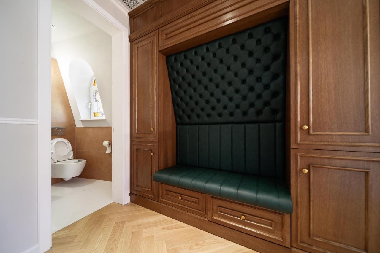Templum Clava Hotel Bucarest Esterno foto