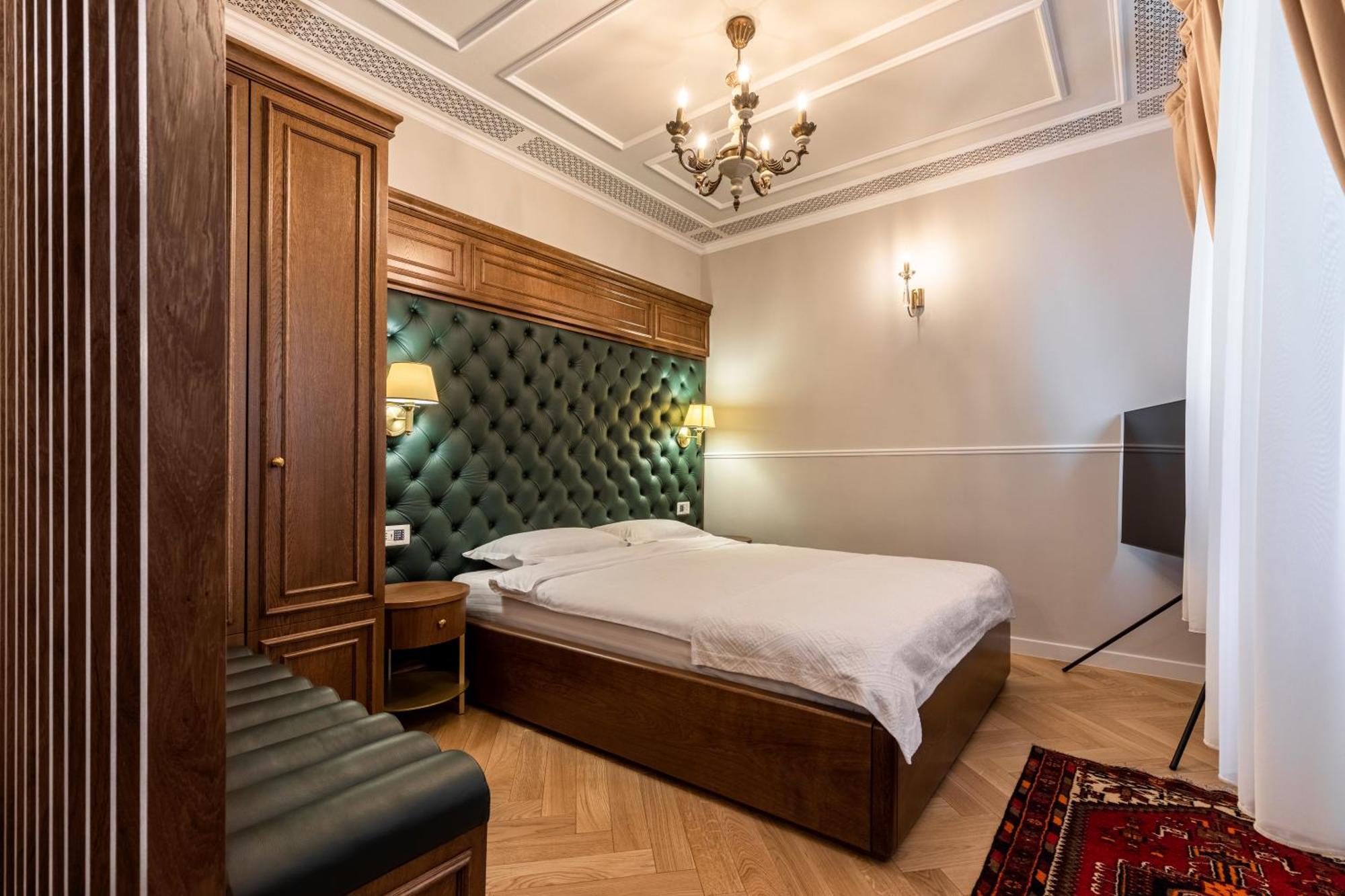 Templum Clava Hotel Bucarest Esterno foto