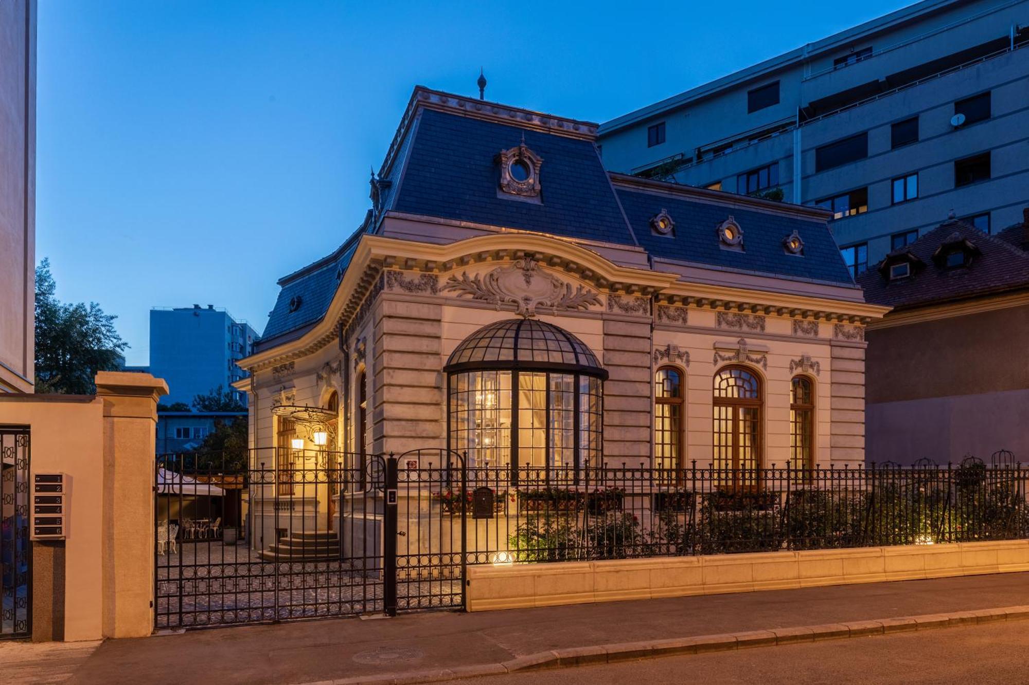 Templum Clava Hotel Bucarest Esterno foto