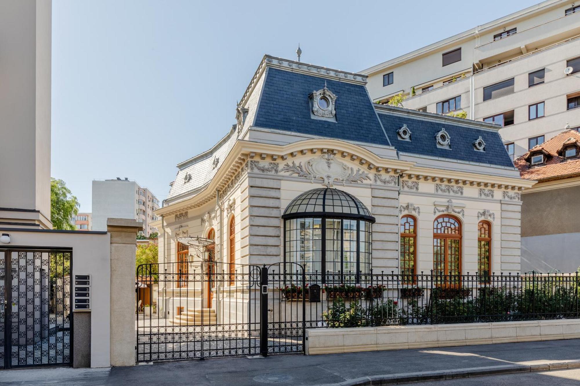 Templum Clava Hotel Bucarest Esterno foto